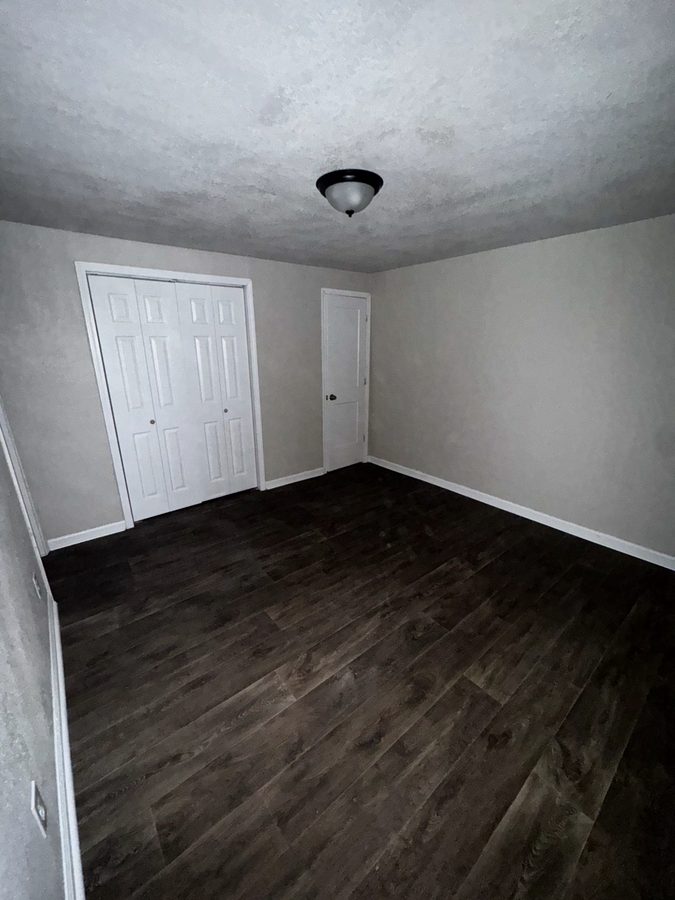 1-bedroom apartment bedroom