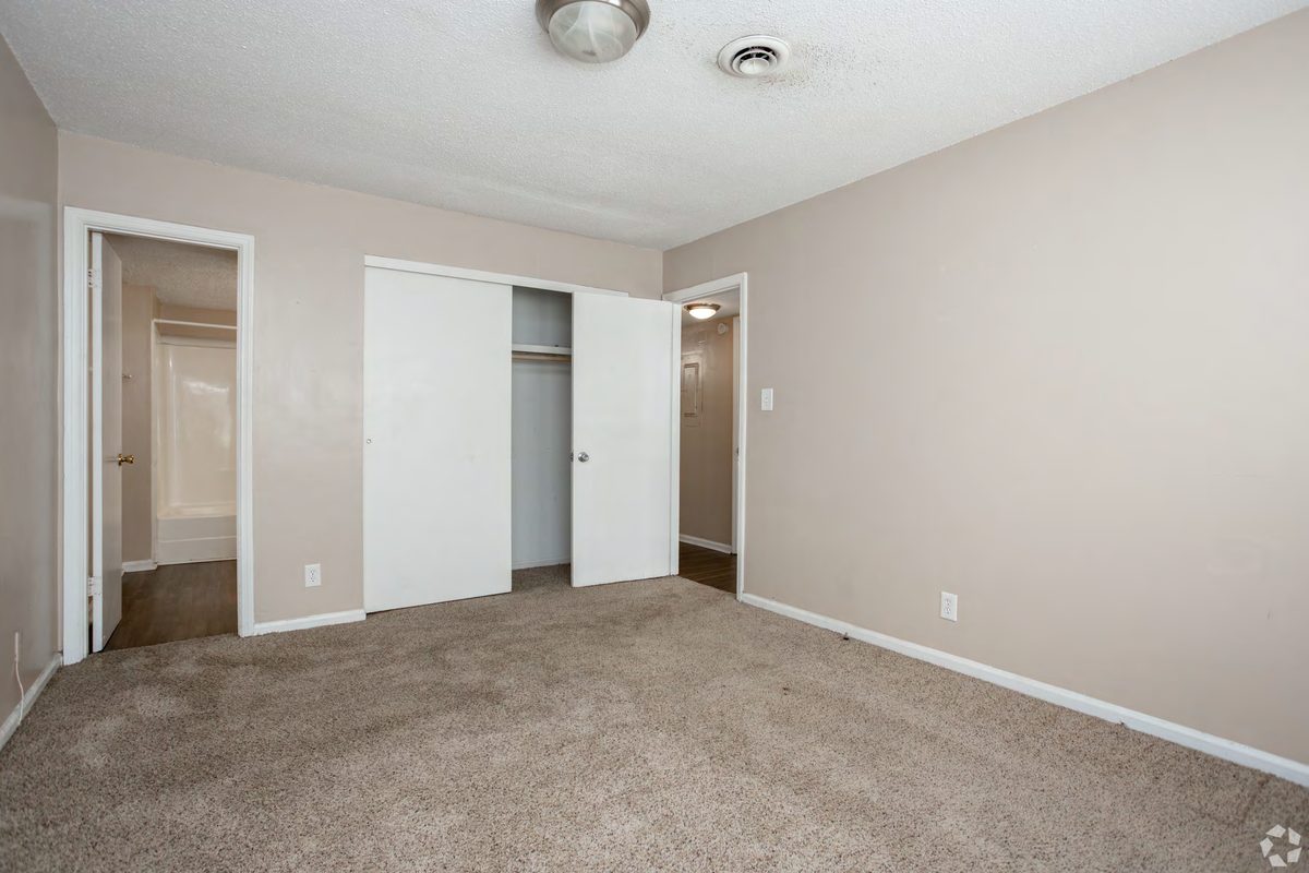 2-bedroom townhome dining area